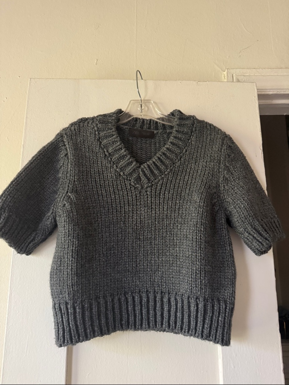 Zara Chunky Knit V-Neck Short Sleeve Gray Sweater - Size Medium - Picture 10 of 12